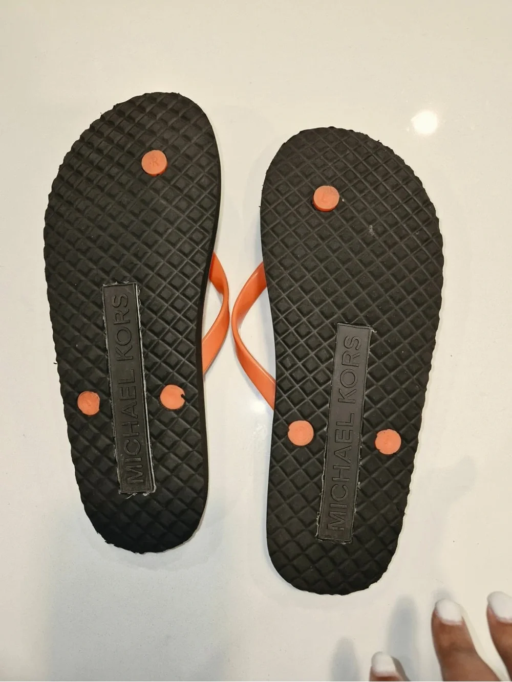 Michael Kors women’s Orange Logo Flip Flops size 8 NWOT